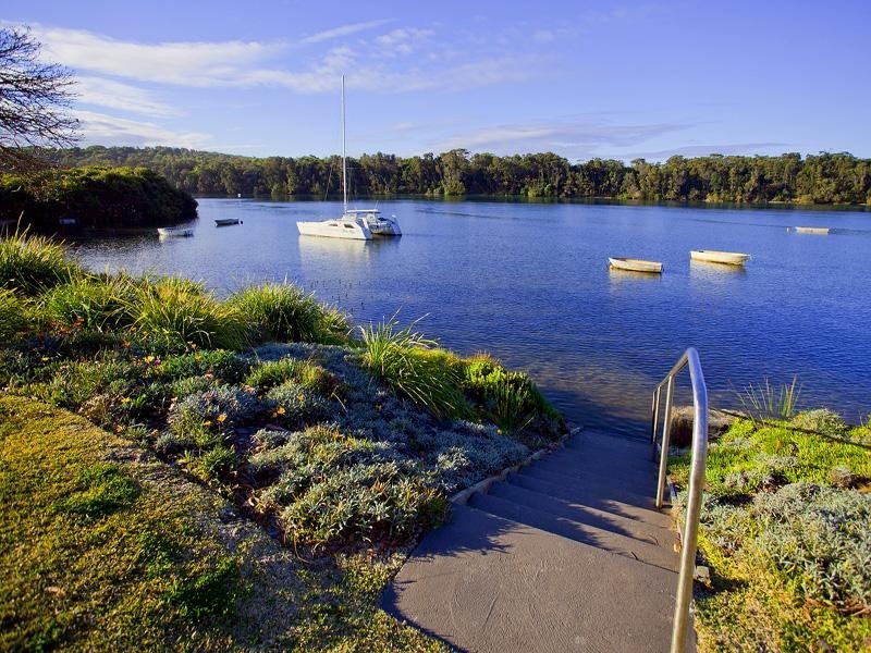 42 Charles Avenue, Minnamurra NSW 2533