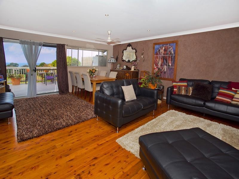 96 Riverside Drive, Kiama Downs NSW 2533