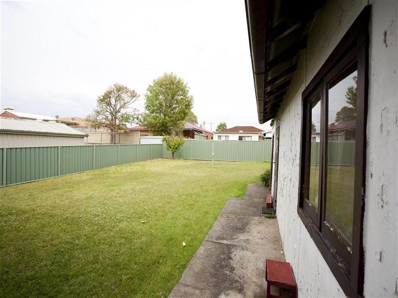 31 McGregor Avenue, Barrack Heights NSW 2528