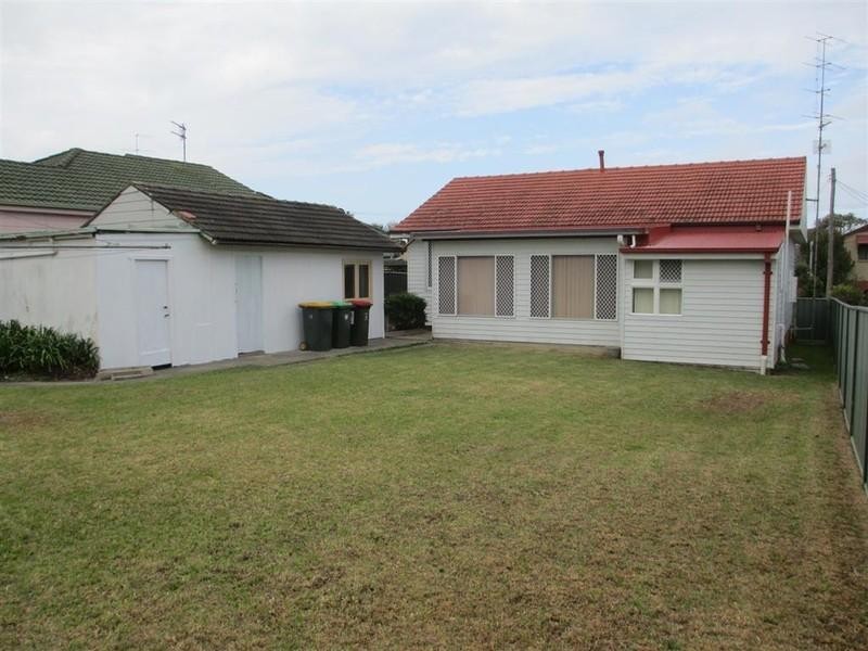 31 McGregor Avenue, Barrack Heights NSW 2528