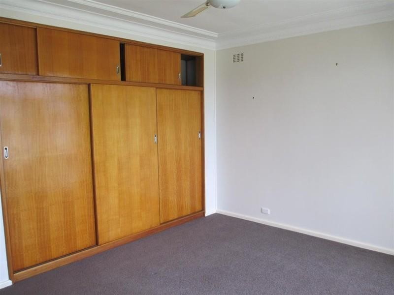 31 McGregor Avenue, Barrack Heights NSW 2528