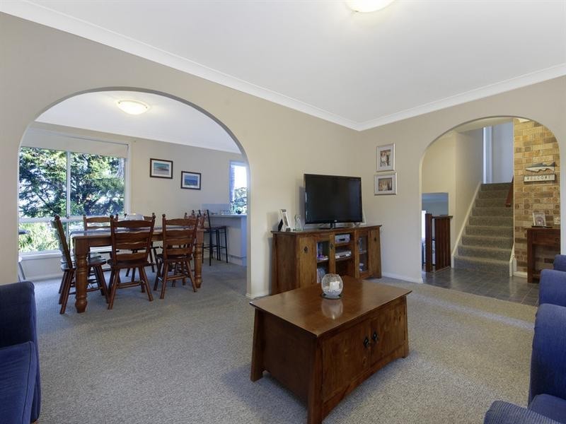 11 Irvine Street, Kiama NSW 2533