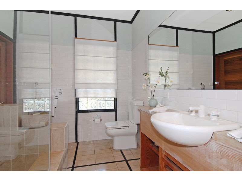 2 Pheasant Point Drive, Kiama NSW 2533