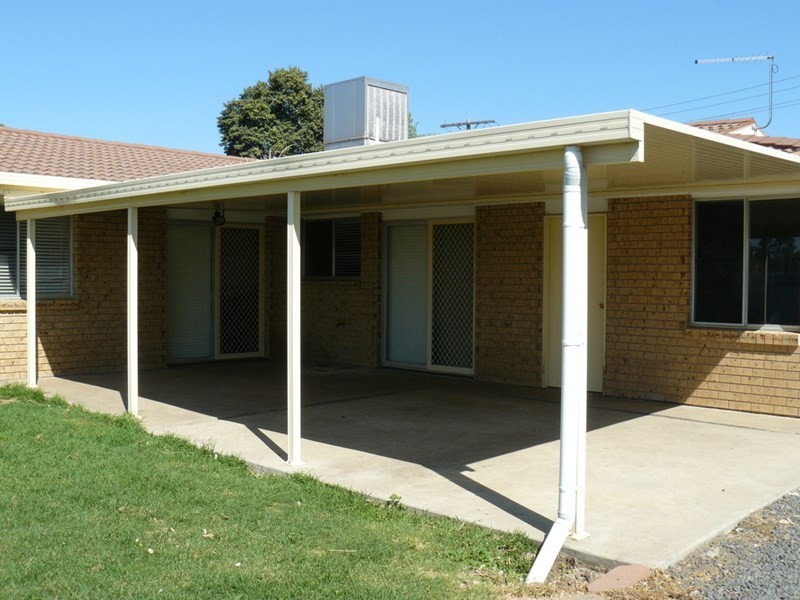 8 Julia Place, Moree NSW 2400