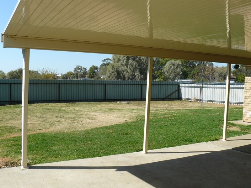 8 Julia Place, Moree NSW 2400