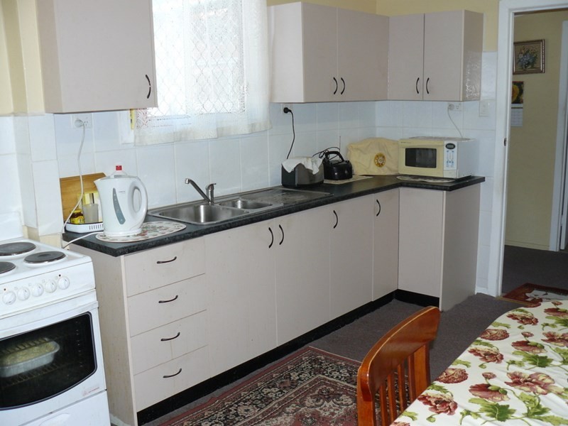 8 Dover Street, Moree NSW 2400