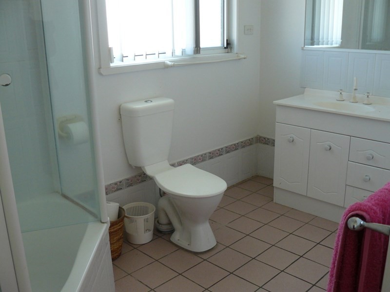 8 Kirkby Avenue, Moree NSW 2400