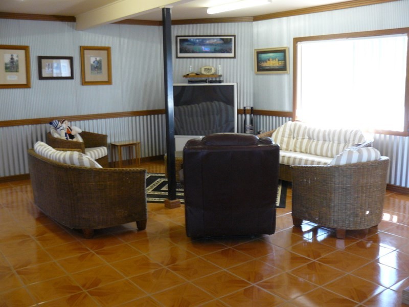 8 Kirkby Avenue, Moree NSW 2400