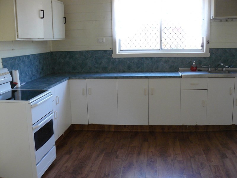 27 Oak Street, Moree NSW 2400