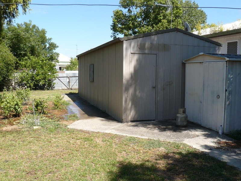 27 Oak Street, Moree NSW 2400