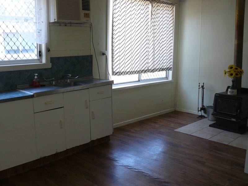 27 Oak Street, Moree NSW 2400