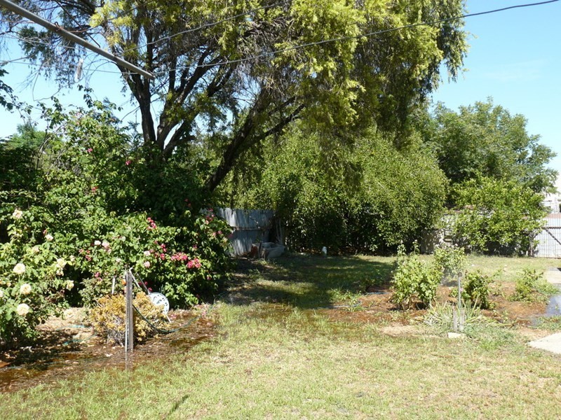 27 Oak Street, Moree NSW 2400