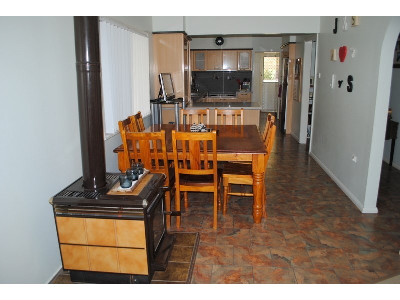 27 Drummond Street, Moree NSW 2400