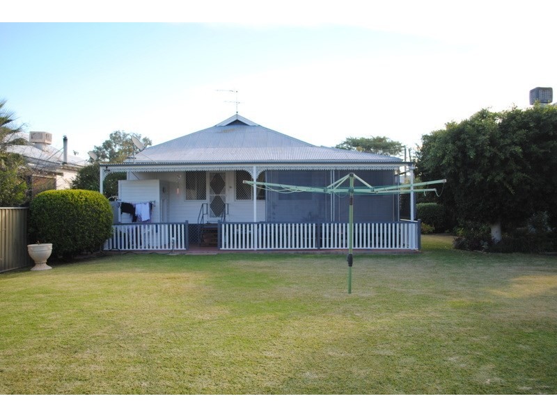 6 Edward Street, Moree NSW 2400