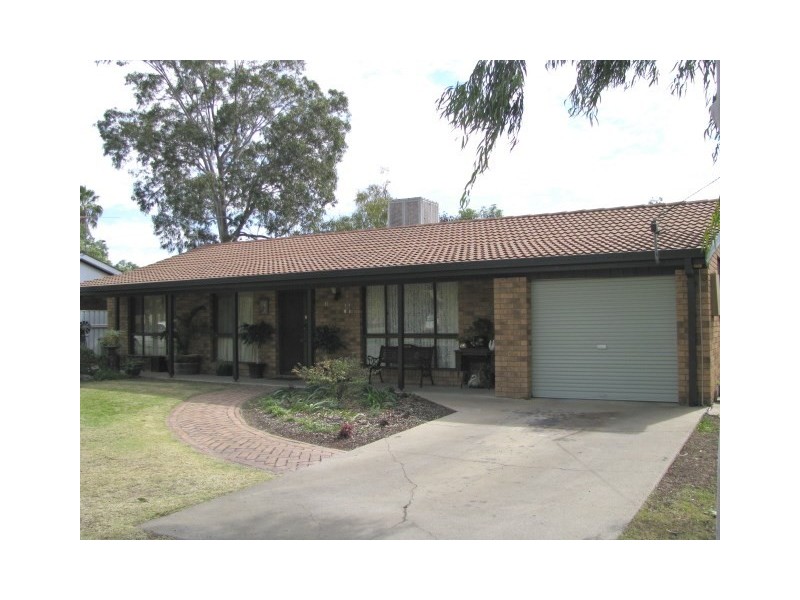 11 Boland Drive, Moree NSW 2400