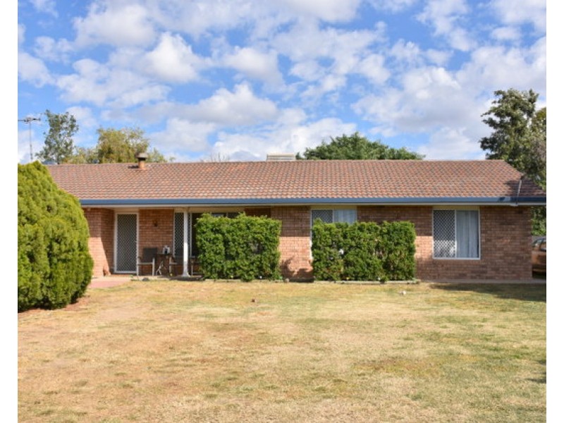 32 Jacaranda Drive, Moree NSW 2400