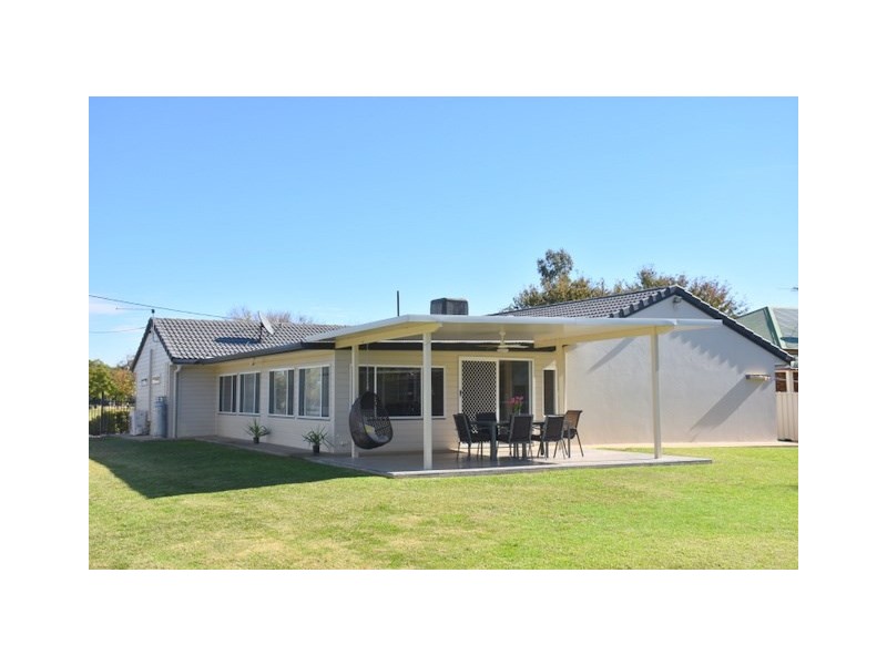 2 Shaftesbury Avenue, Moree NSW 2400