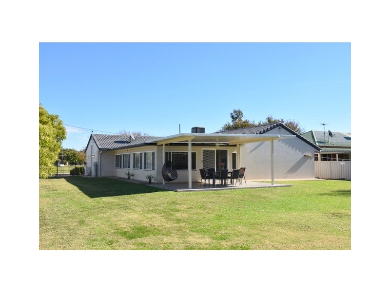 2 Shaftesbury Avenue, Moree NSW 2400