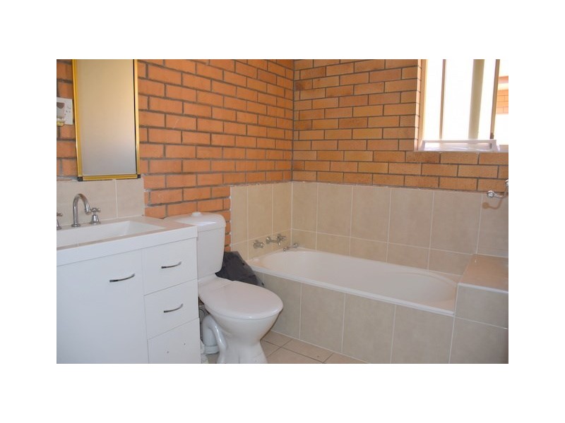 9-4 Dover Street, Moree NSW 2400