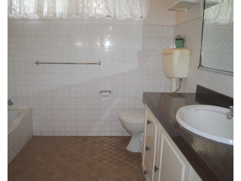 1 Delander Crescent, Moree NSW 2400