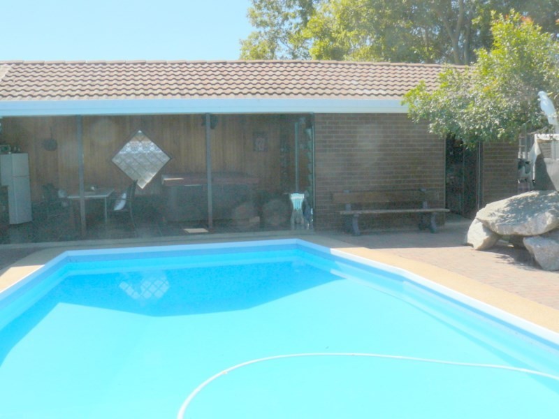 10 Karingal Place, Moree NSW 2400