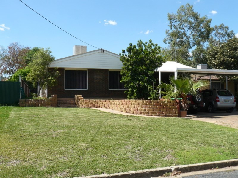 9 Cameron Place, Moree NSW 2400