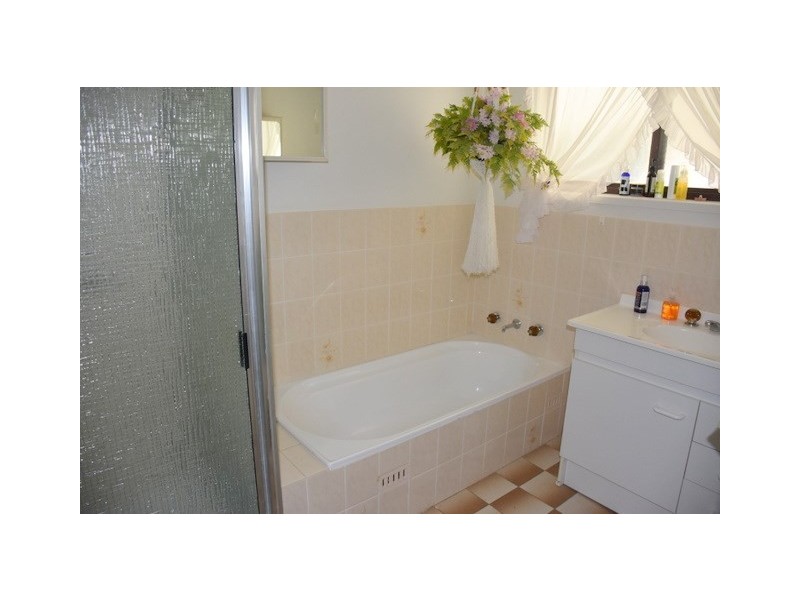 241 Stonnington Lane, Moree NSW 2400