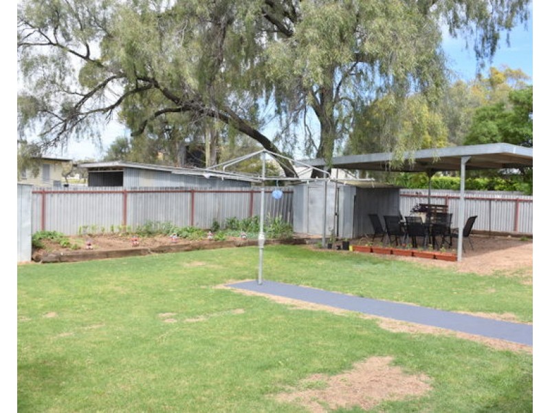 32 Oak Street, Moree NSW 2400