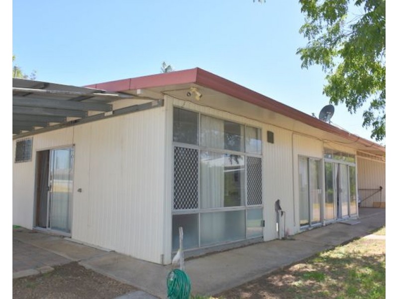 1-2 325 Edward Street, Moree NSW 2400