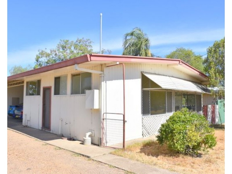 1-2 325 Edward Street, Moree NSW 2400