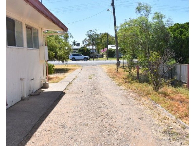 1-2 325 Edward Street, Moree NSW 2400