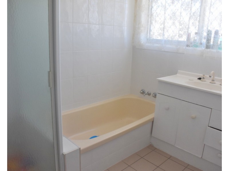 19 Wattle Crescent, Moree NSW 2400