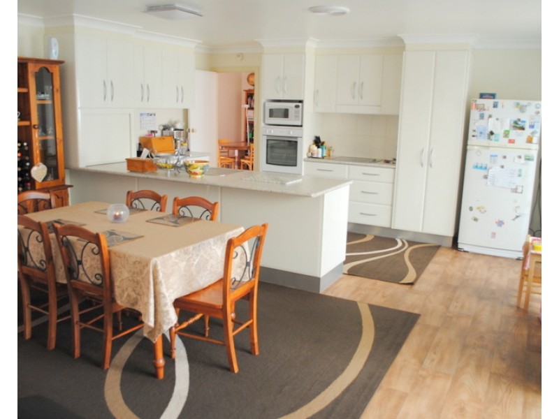 25 Maple Avenue, Moree NSW 2400