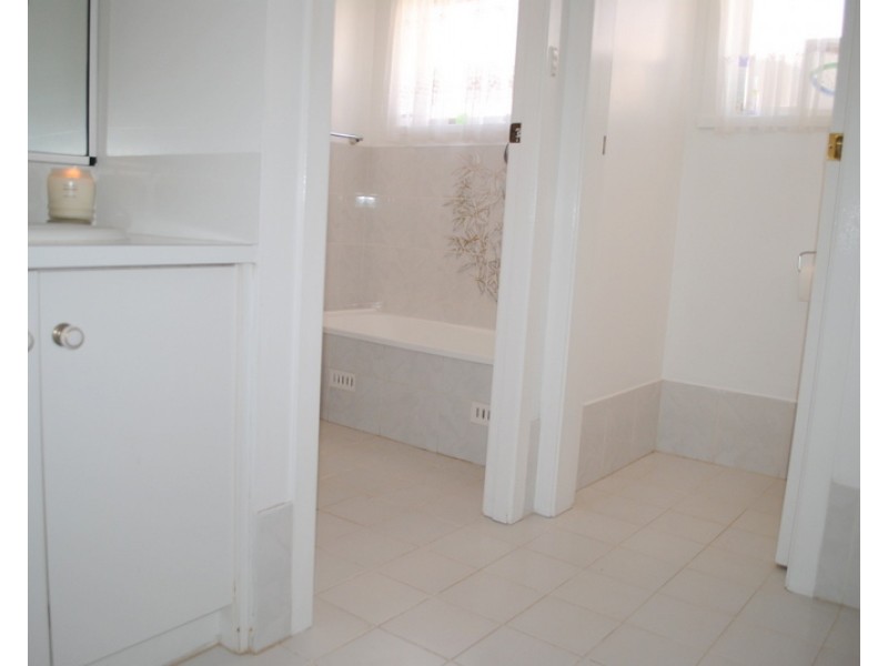 25 Maple Avenue, Moree NSW 2400