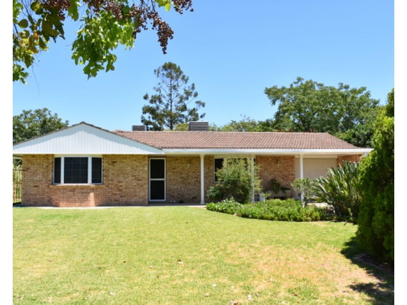 9 Cummins Avenue, Moree NSW 2400