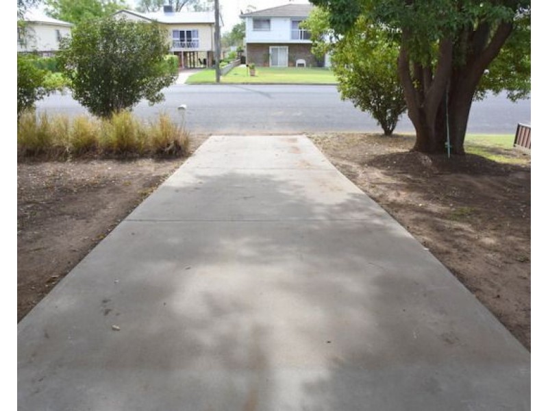 12 Kamilaroi Drive, Moree NSW 2400