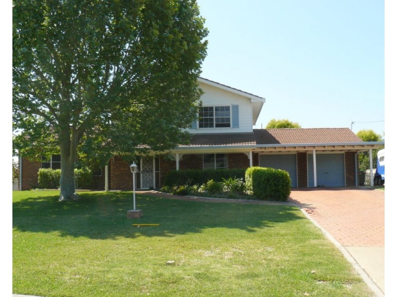 10 Myall Place, Moree NSW 2400