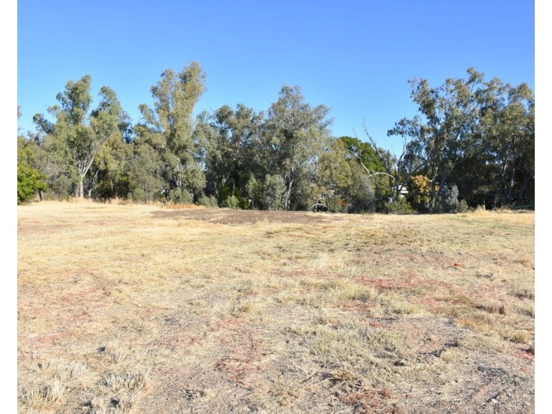 4 Olive Crescent, Moree NSW 2400