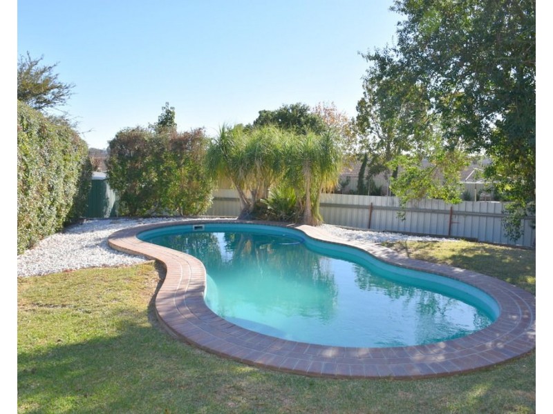 5 Myall Place, Moree NSW 2400