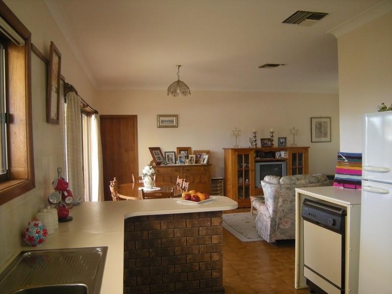 8 Allambie Place, Moree NSW 2400