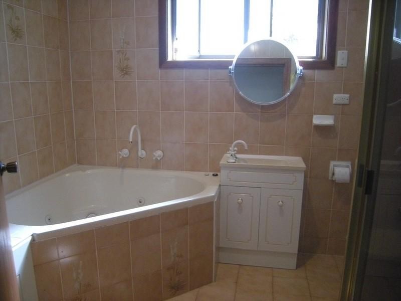 8 Allambie Place, Moree NSW 2400