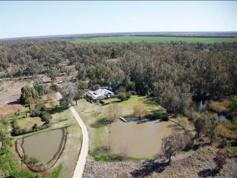 8 Presbury Road, Mungindi NSW 2406