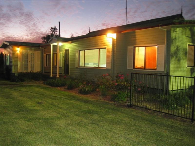 8 Presbury Road, Mungindi NSW 2406