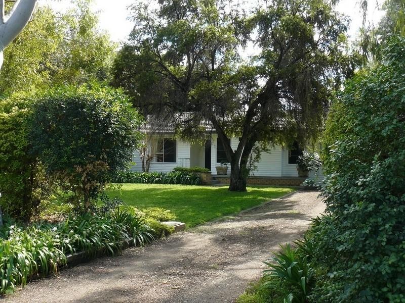 11 Tirzah Street, Moree NSW 2400