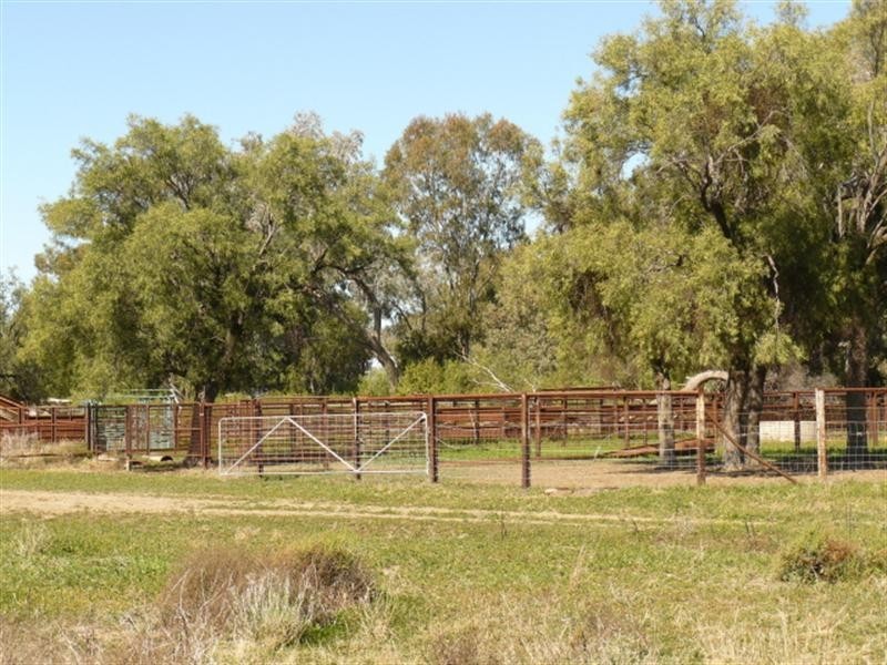 72 Kamilaroi Highway, Walgett NSW 2832