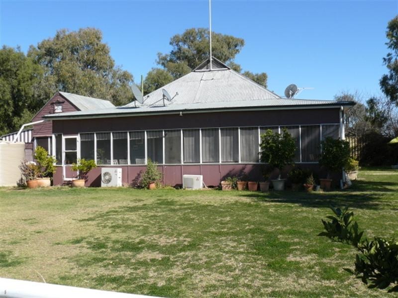72 Kamilaroi Highway, Walgett NSW 2832