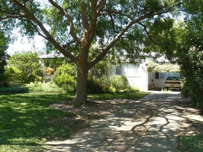 2 Dobbie Street, Moree NSW 2400