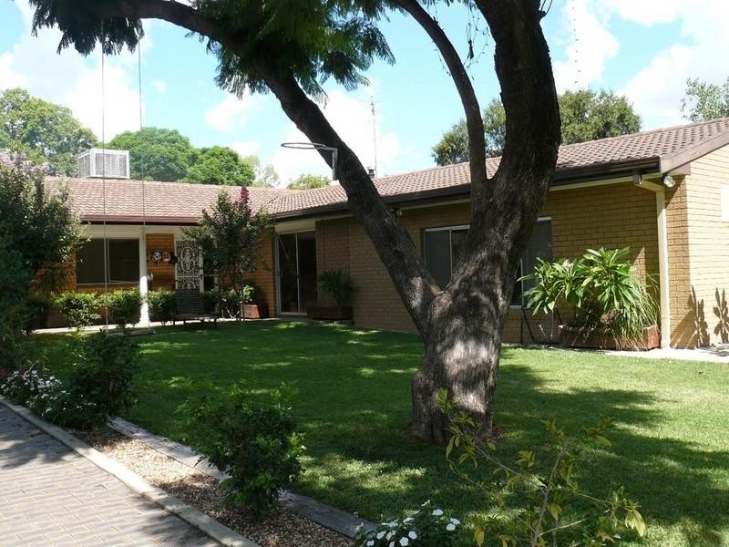 6 Merindah Avenue, Moree NSW 2400