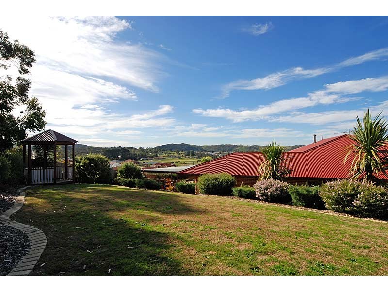 10 Light Place, Mount Compass SA 5210