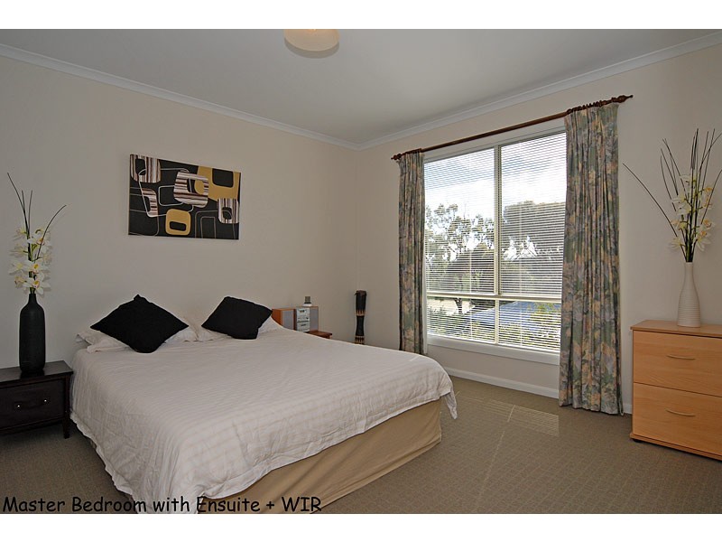 19 Sweetman Avenue, Encounter Bay SA 5211